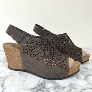 Bio-Gold Cork Wedge Velcro Sandals Gray Leather Geometric Perforated Women’s 9.5